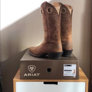 ARIAT WESTERN BOOTS SIZE 9.5